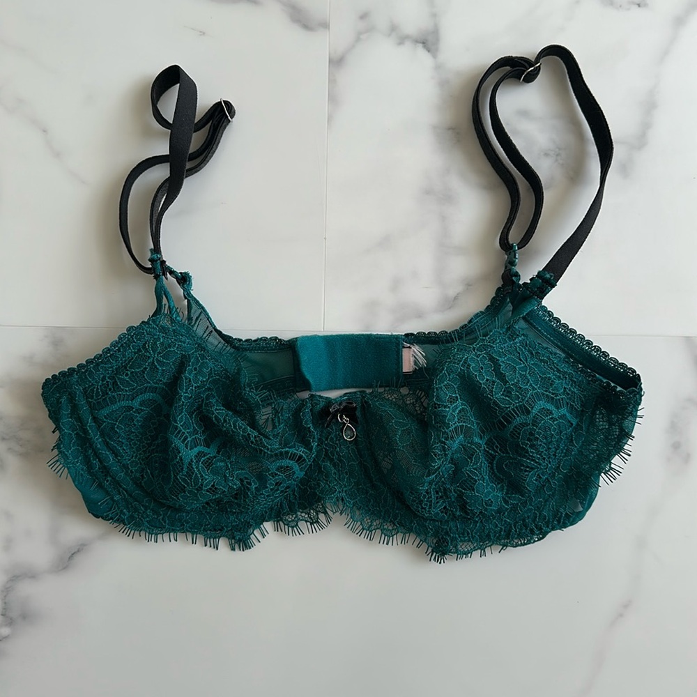 Victoria Secret Green and Black 32B Bra